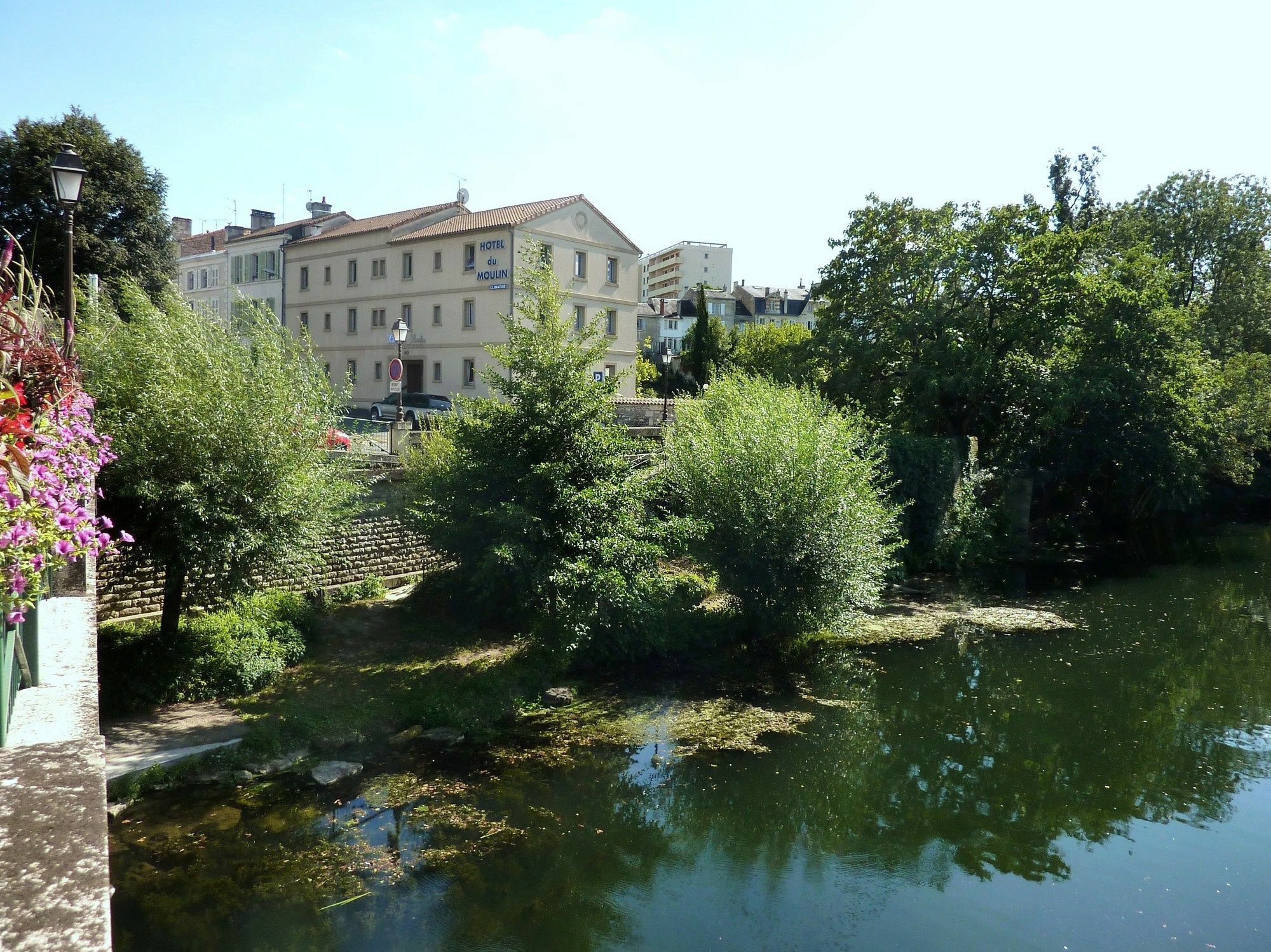 Hotel Du Moulin Niort Bagian luar foto